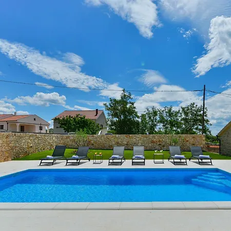 Banovi Vila Jasenice (Zadar)